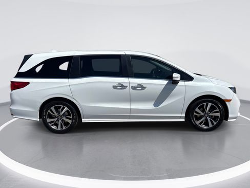 Used 2021 Honda Odyssey Touring image 9