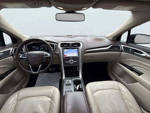 Used 2017 Ford Fusion Platinum image 10