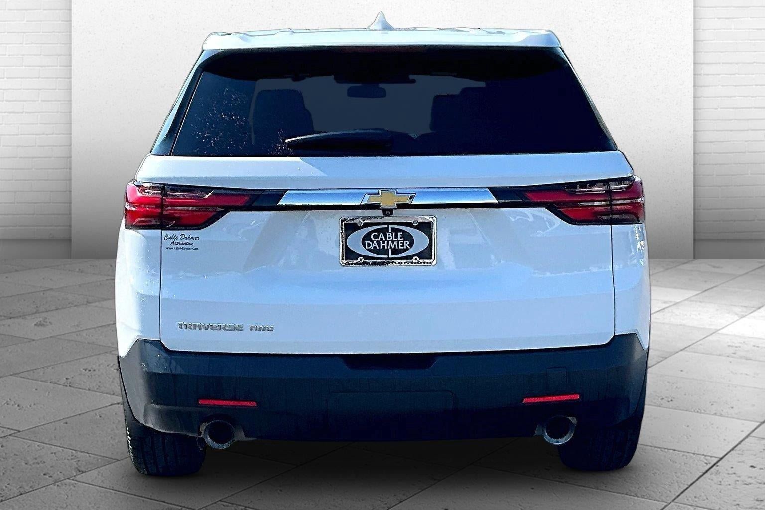 Used 2022 Chevrolet Traverse LS AWD/4WD image 3
