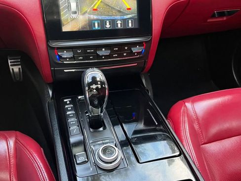 Used 2017 Maserati Quattroporte S GranSport image 11