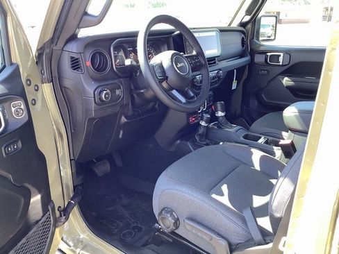 New 2025 Jeep Wrangler Rubicon w/ XTREMEE 35" Tire Package image 7