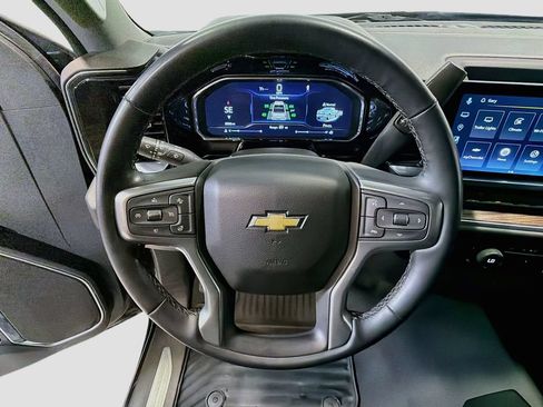 Used 2023 Chevrolet Silverado 1500 LT AWD/4WD image 13