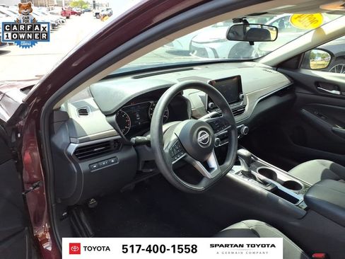 Used 2024 Nissan Altima 2.5 SV FWD image 14