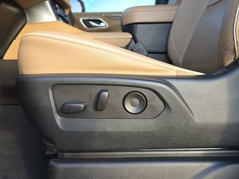 Used 2023 Chevrolet Tahoe Premier w/ Advanced Technology Package image 27