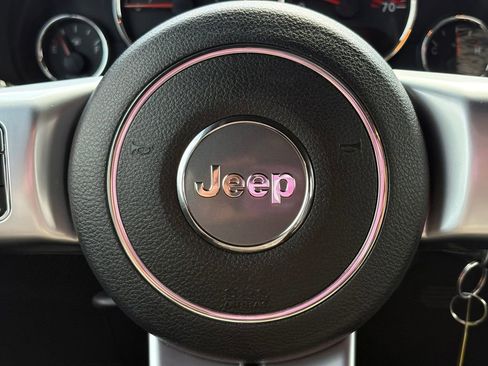 Used 2016 Jeep Wrangler Unlimited Rubicon AWD/4WD image 24