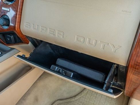 Used 2016 Ford F450 King Ranch w/ King Ranch w/Chrome Package image 48