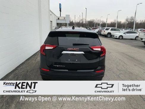 Certified 2022 GMC Terrain SLE w/ Driver Convenience Package image 6