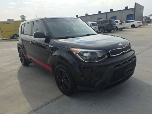 Used 2016 Kia Soul w/ Convenience Package FWD image 6