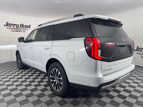 Used 2025 Ford Expedition Platinum AWD/4WD image 9