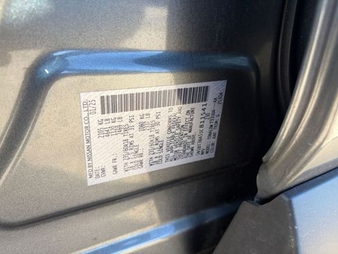 Used 2025 Nissan Rogue SV image 29