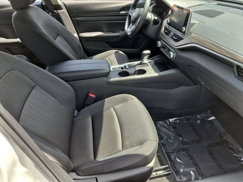 Used 2025 Nissan Altima 2.5 SV AWD/4WD image 30