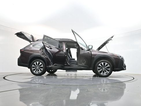 Used 2025 Subaru Outback Limited AWD/4WD image 48
