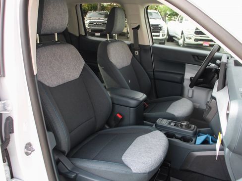 Used 2025 Ford Maverick XLT w/ Equipment Group 302A image 39