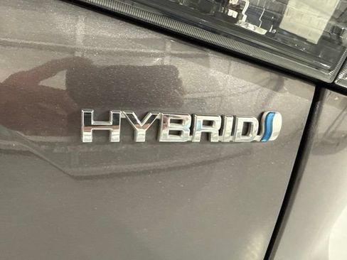 Used 2021 Toyota Highlander XLE FWD image 11