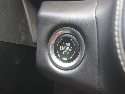 Used 2023 GMC Yukon XL SLT AWD/4WD image 27