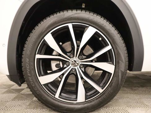 Used 2024 Volkswagen Atlas Cross Sport SEL Premium R-Line AWD/4WD image 6