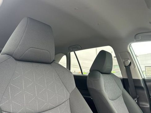 Certified 2024 Toyota RAV4 XLE FWD image 21