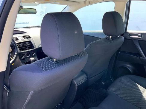 Used 2012 MAZDA MAZDA3 i Touring FWD image 12