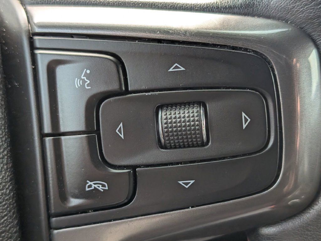 Used 2021 Chevrolet Suburban RST AWD/4WD image 23
