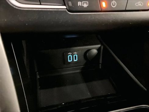 Used 2019 Ford Fusion SE FWD image 31