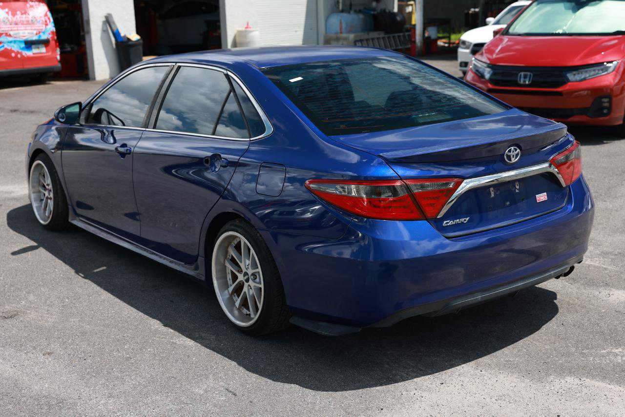 Used 2015 Toyota Camry SE FWD image 5