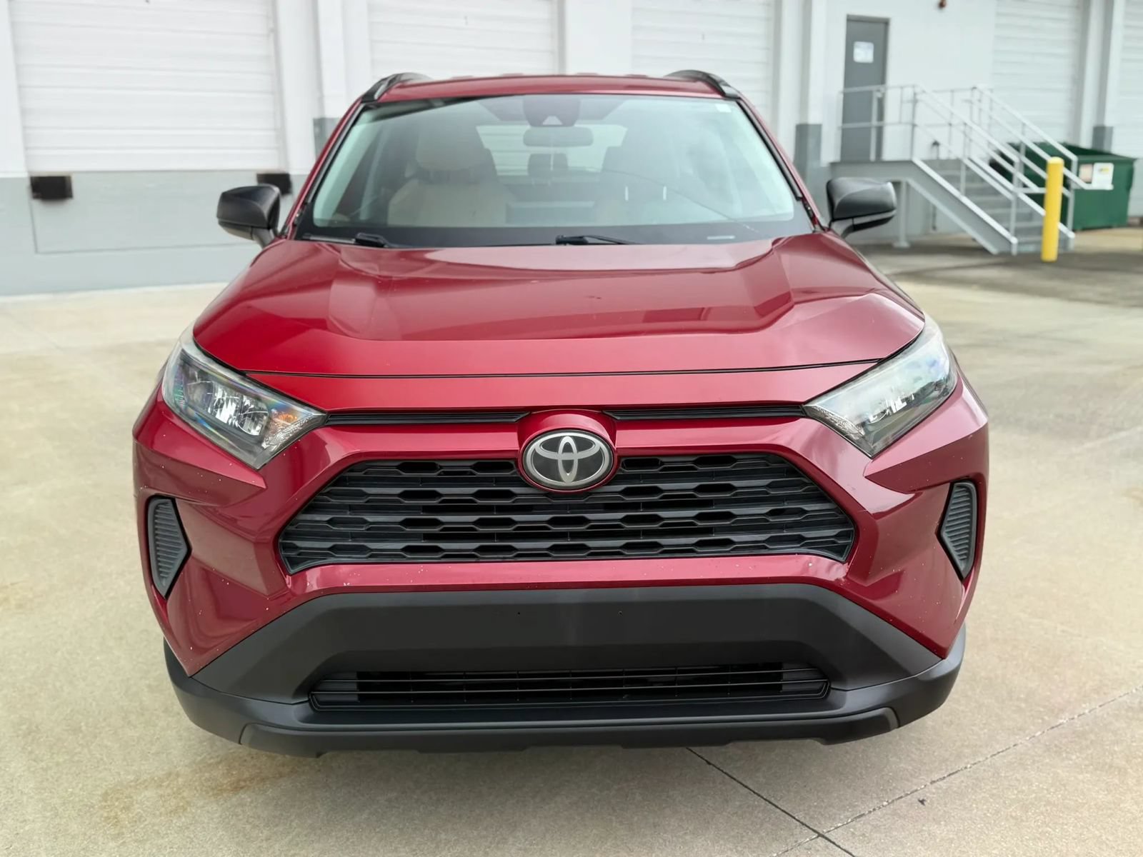 Used 2019 Toyota RAV4 LE FWD image 3