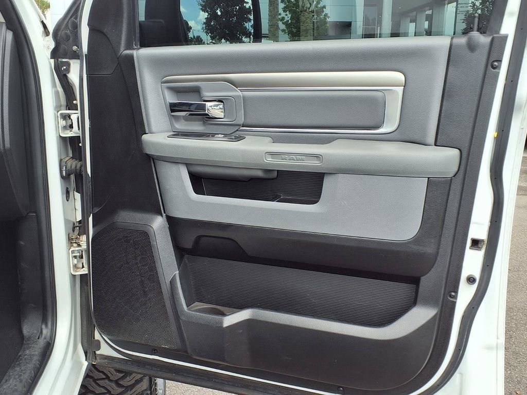 Used 2019 RAM 1500 Classic SLT AWD/4WD image 13