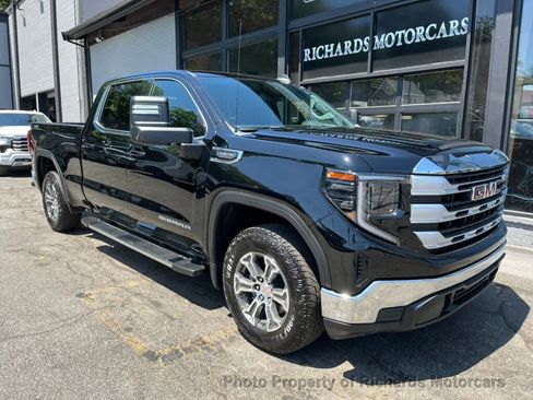 Used 2023 GMC Sierra 1500 SLE w/ Max Trailering Package image 1