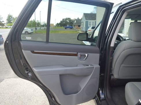 Used 2011 Hyundai Santa Fe GLS image 23