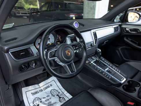 Certified 2018 Porsche Macan GTS AWD/4WD image 4