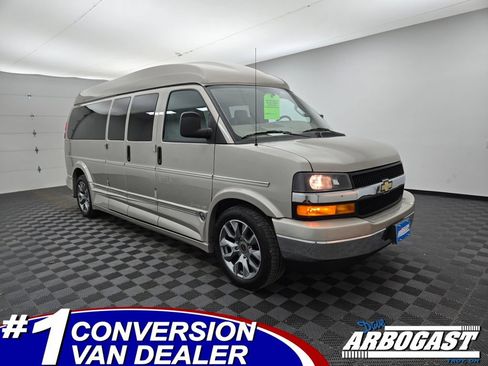 Used 2023 Chevrolet Express 2500 Extended RWD image 1