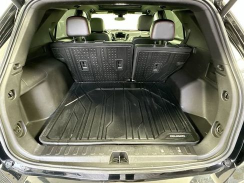 Used 2023 Chevrolet Equinox RS w/ RS Leather Package image 32