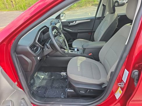 Certified 2021 Ford Escape SE w/ SE Sport Appearance Package AWD/4WD image 10