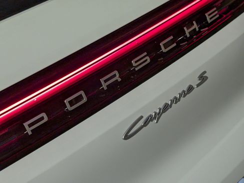 New 2026 Porsche Cayenne S image 17