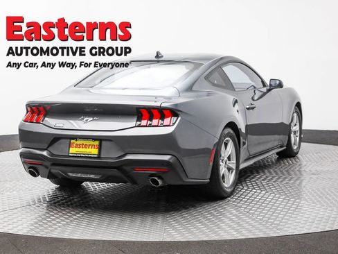 Used 2024 Ford Mustang Coupe image 5