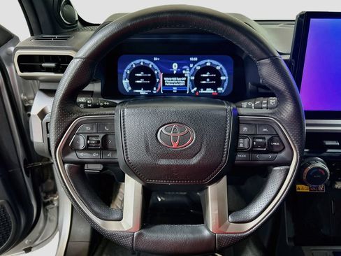 Used 2025 Toyota 4Runner TRD Off-Road Premium w/ Tow Technology Package AWD/4WD image 10