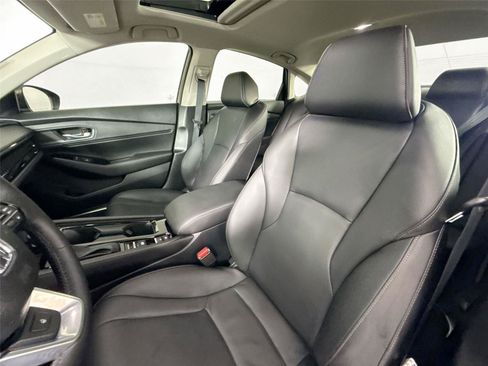 Used 2025 Honda Accord Touring image 3