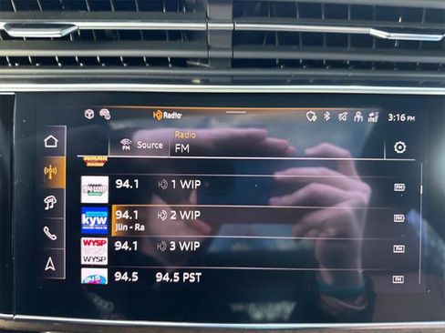 Certified 2025 Audi Q7 2.0T Premium Plus image 16