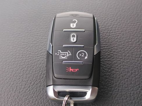 New 2026 RAM 1500 4x4 Crew Cab image 31