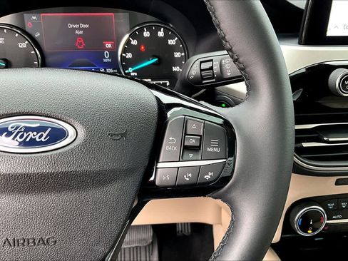 Certified 2022 Ford Escape SEL w/ Class II Trailer Tow Package image 24