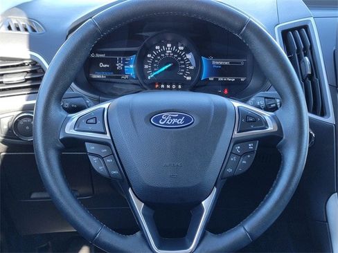 Certified 2022 Ford Edge SEL w/ Convenience Package image 32