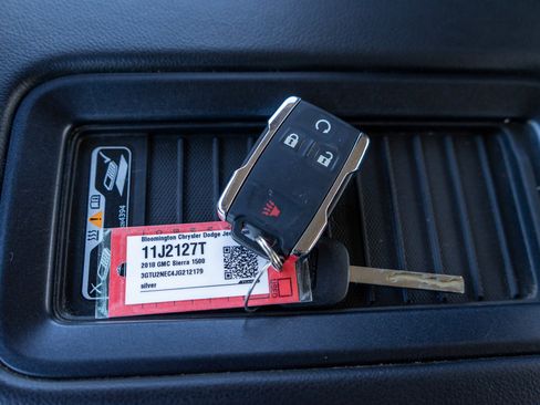 Used 2018 GMC Sierra 1500 SLT w/ SLT Premium Package image 28