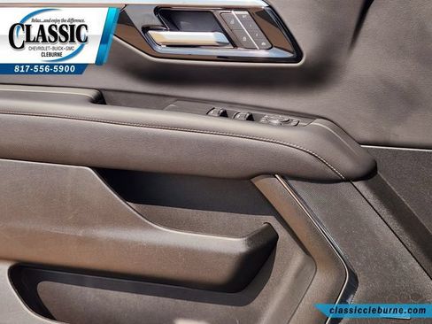 Used 2025 Chevrolet Suburban Premier RWD image 24