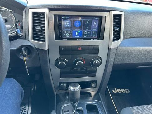 Used 2008 Jeep Grand Cherokee Laredo AWD/4WD image 16