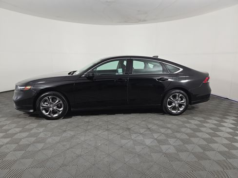 Used 2023 Honda Accord EX-L image 7