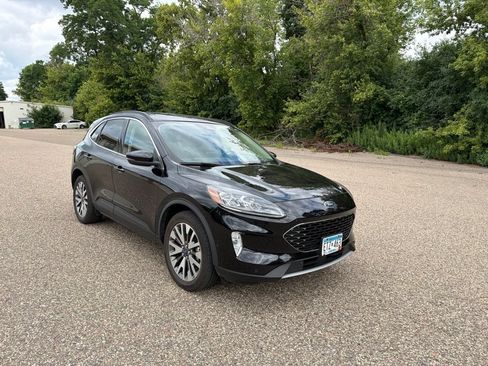 Used 2020 Ford Escape Titanium AWD/4WD image 16