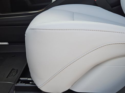 New 2026 Cadillac Lyriq Sport image 17