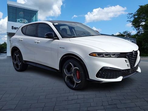 New 2026 Alfa Romeo Tonale Base w/ Quick Order Package 23H Volce image 2