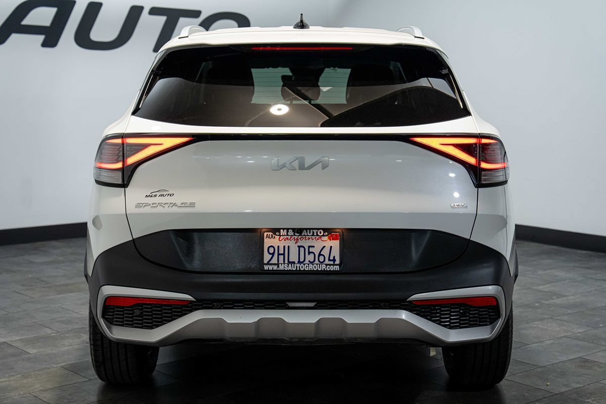Used 2023 Kia Sportage EX AWD/4WD image 3