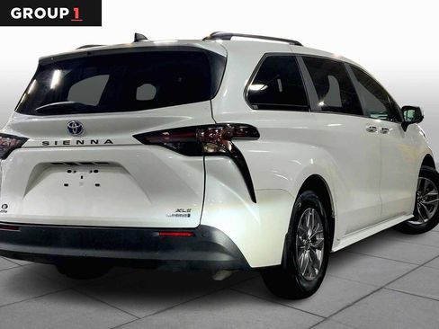 Certified 2024 Toyota Sienna XLE w/ XLE Plus Package AWD/4WD image 13